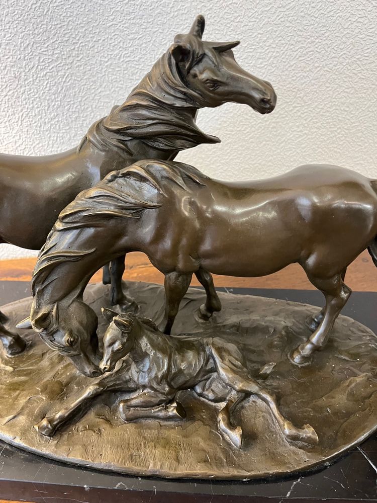 Bronze « Deux chevaux et un poulain »