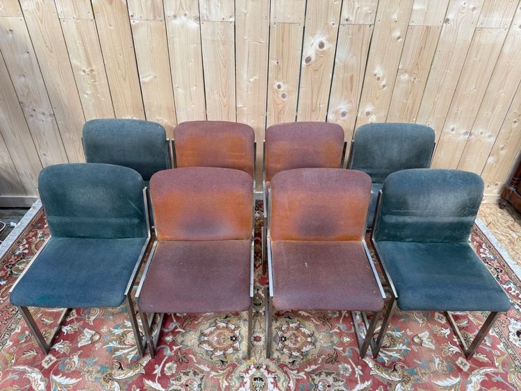 Suite di 8 sedie – Epoca 1970 – Base a slitta in acciaio inox