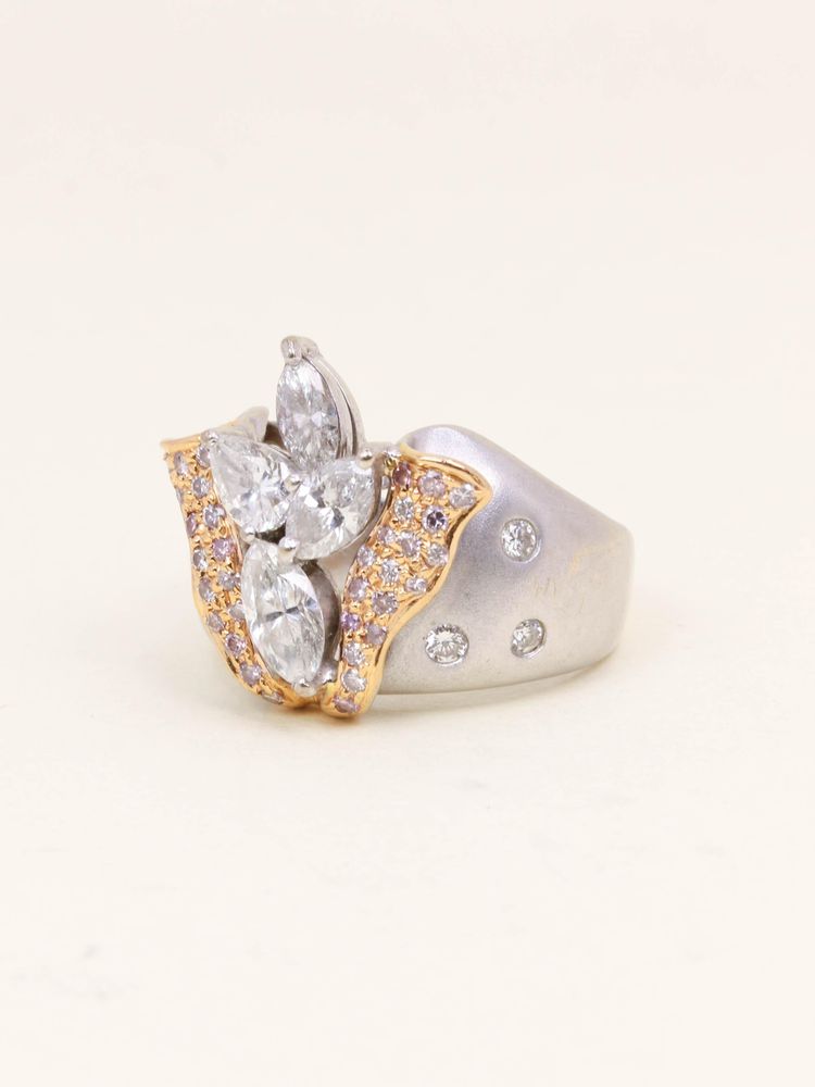 Vintage white gold flower ring with diamonds