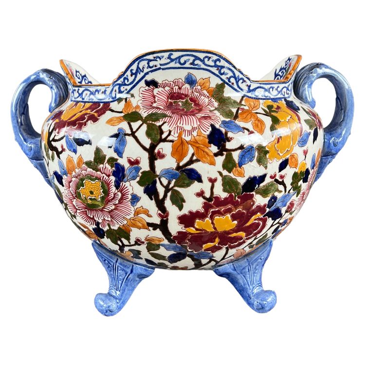 Grand cache-pot en faïence de Gien à décor de pivoines , XXe Siècle