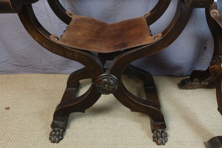 RENAISSANCE-STYLE CURULE CHAIR