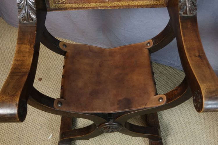 RENAISSANCE-STYLE CURULE CHAIR