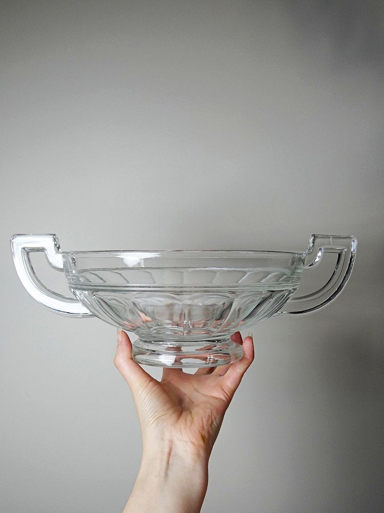 Art Deco-style glass goblet, in the style of Val Saint Lambert, with wide handles