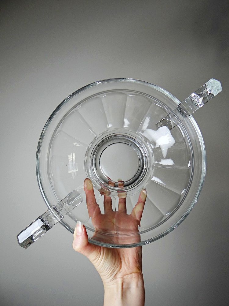 Art Deco-style glass goblet, in the style of Val Saint Lambert, with wide handles