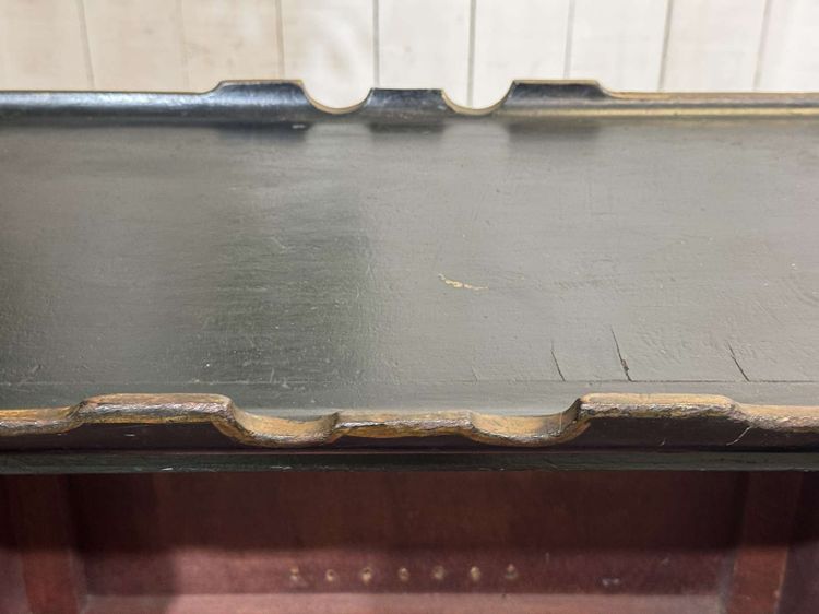 Piccolo buffet in abete degli anni '50, verniciato, con decorazioni in stile asiatico