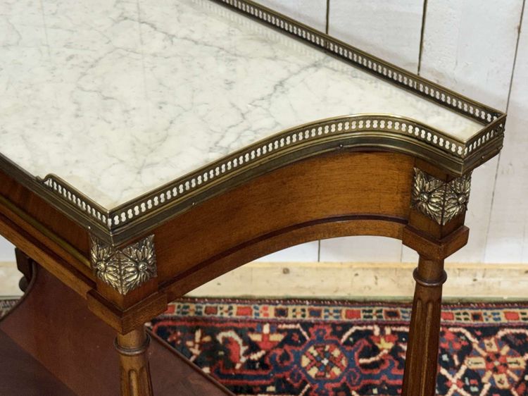 Consolle in mogano con piano in marmo bianco in stile Luigi XVI degli anni '60