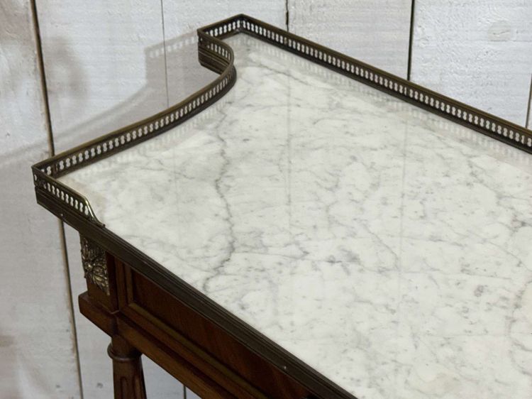 Consolle in mogano con piano in marmo bianco in stile Luigi XVI degli anni '60