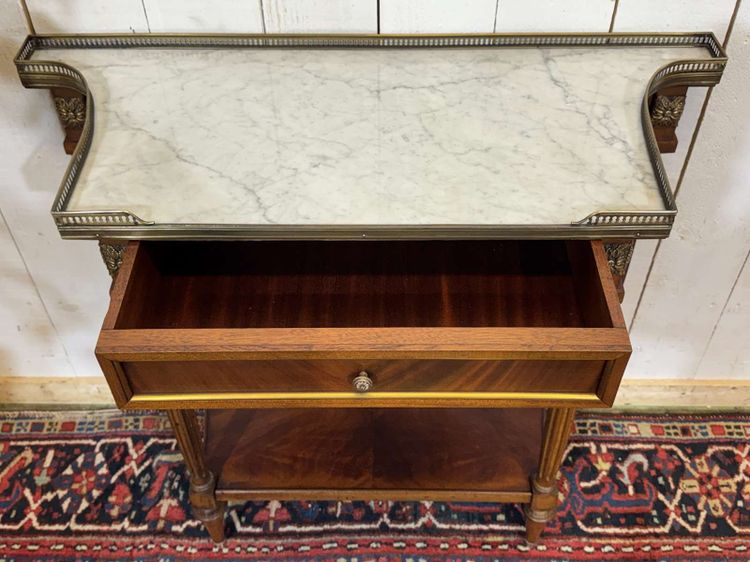 Consolle in mogano con piano in marmo bianco in stile Luigi XVI degli anni '60