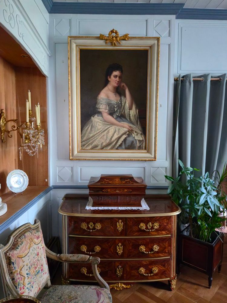 Charles Démory, Grande ritratto di una donna elegante nello stile dei ritratti di corte, circa 1870.