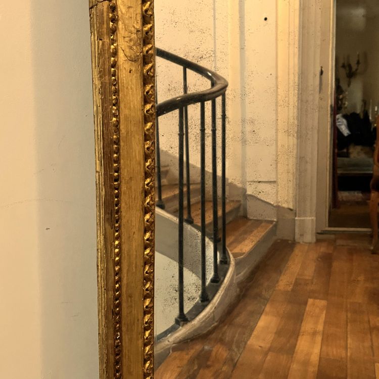 Importante specchio a frontone, epoca Luigi XVI (altezza 192 cm)