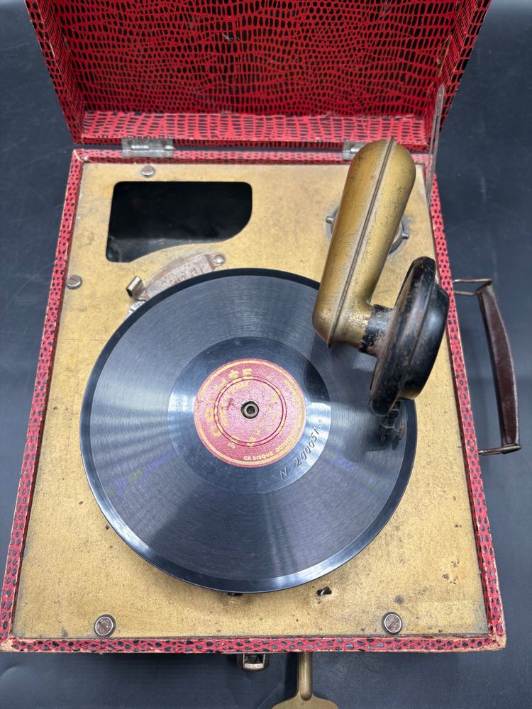 CHILDREN'S PHONOGRAPH