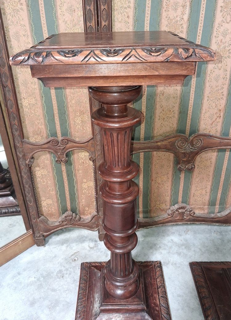 Pair of Renaissance-style walnut chairs - 19th century