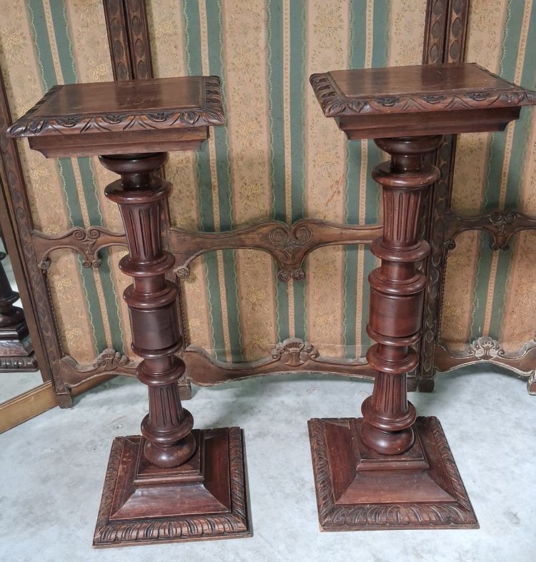 Pair of Renaissance-style walnut chairs - 19th century