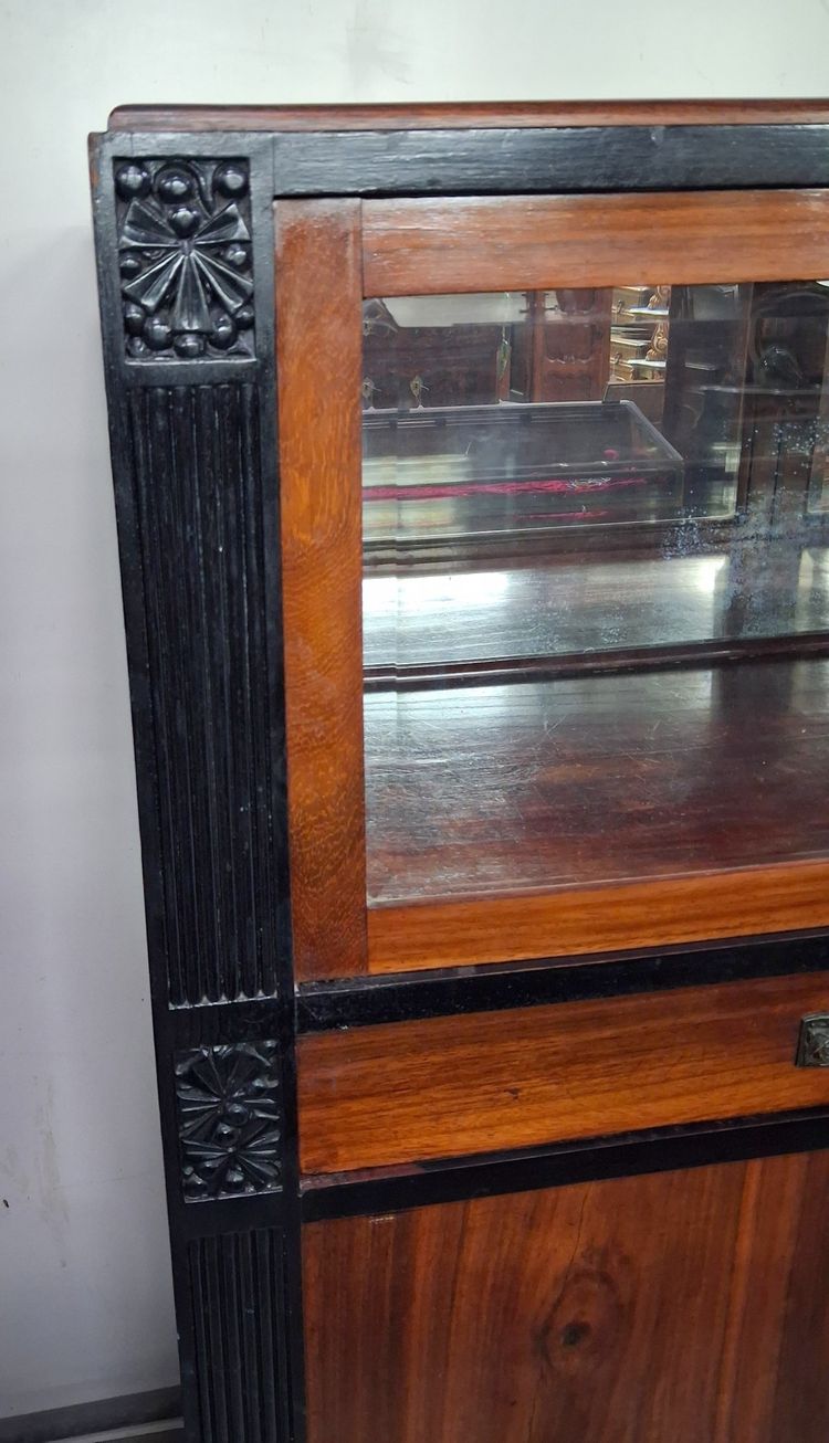Vitrine / Sideboard im Art-Déco-Stil aus Palisanderholz und geschwärztem Holz