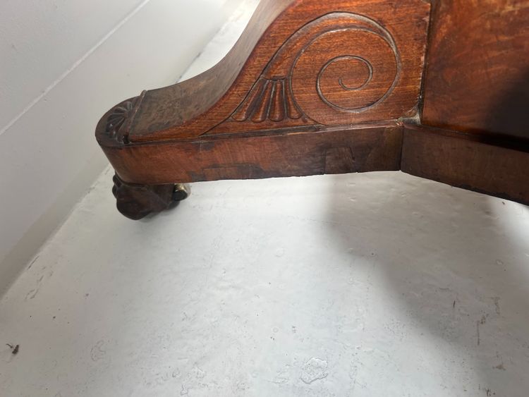 Guéridon de style Empire en acajou et placage XIX siècle