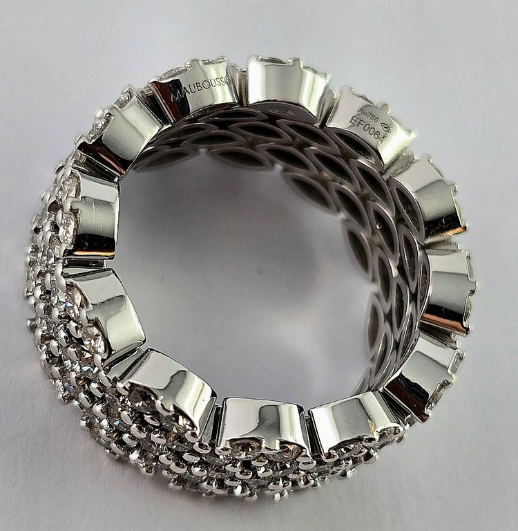 Anello a fascia Mauboussin "Je le Veux", diamanti incastonati su oro bianco