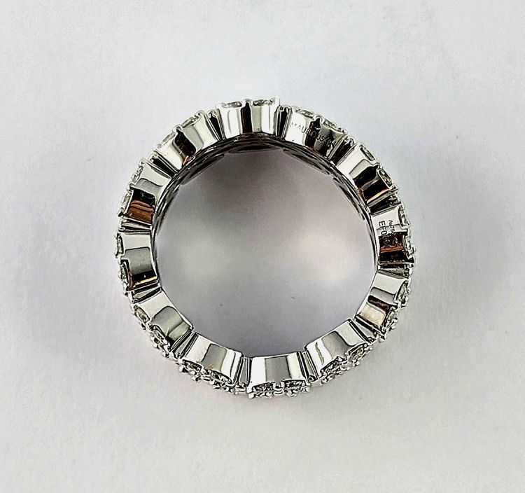 Anello a fascia Mauboussin "Je le Veux", diamanti incastonati su oro bianco