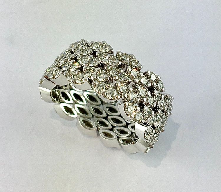 Anello a fascia Mauboussin "Je le Veux", diamanti incastonati su oro bianco