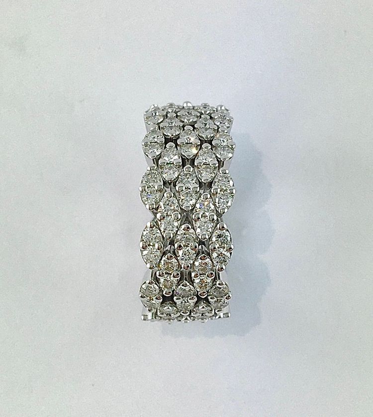 Anello a fascia Mauboussin "Je le Veux", diamanti incastonati su oro bianco