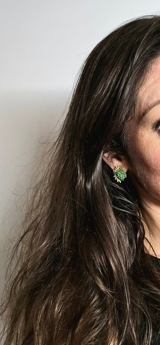 Fächer- oder Sonnenohrringe, Smaragde und Diamanten auf Gelbgold