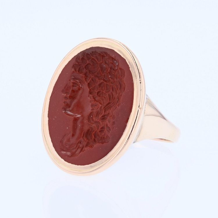 Bague ancienne intaille sur jaspe rouge