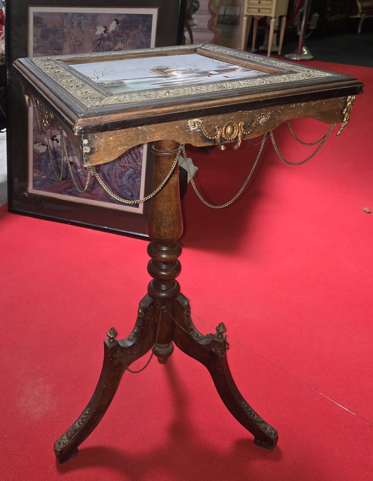 Table guéridon Napoléon III à plateau peint sur porcelaine