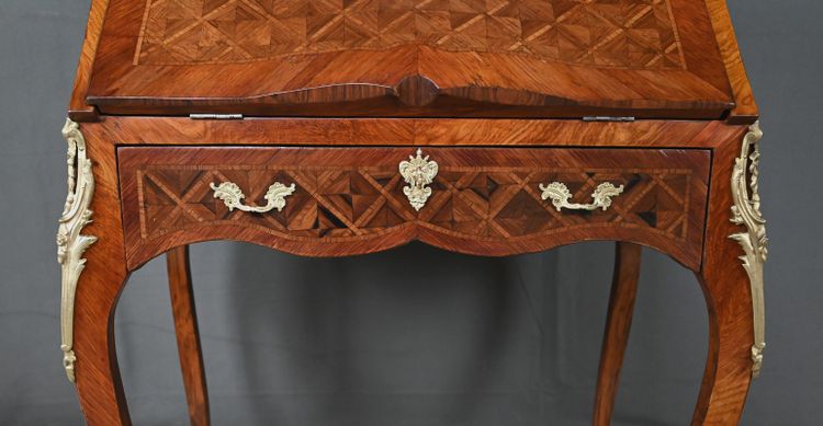 Petit Bureau de Dame en Marqueterie - 1ère partie XXe