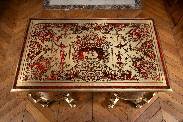 Scrivania Mazarin con intarsi Boulle