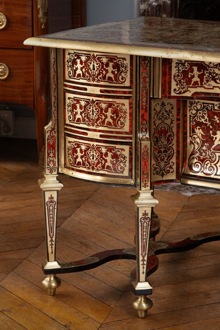 Scrivania Mazarin con intarsi Boulle