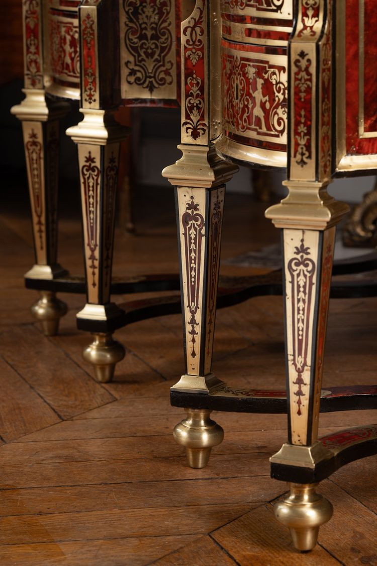 Scrivania Mazarin con intarsi Boulle