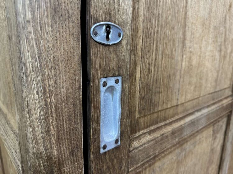 Armadio in rovere con ante scorrevoli degli anni '30