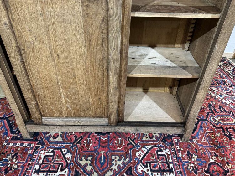 Armadio in rovere con ante scorrevoli degli anni '30