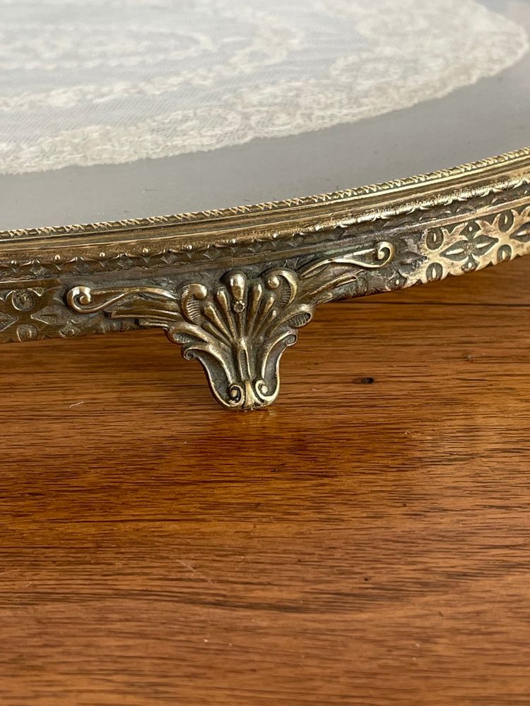 Centre de table en verre et laiton