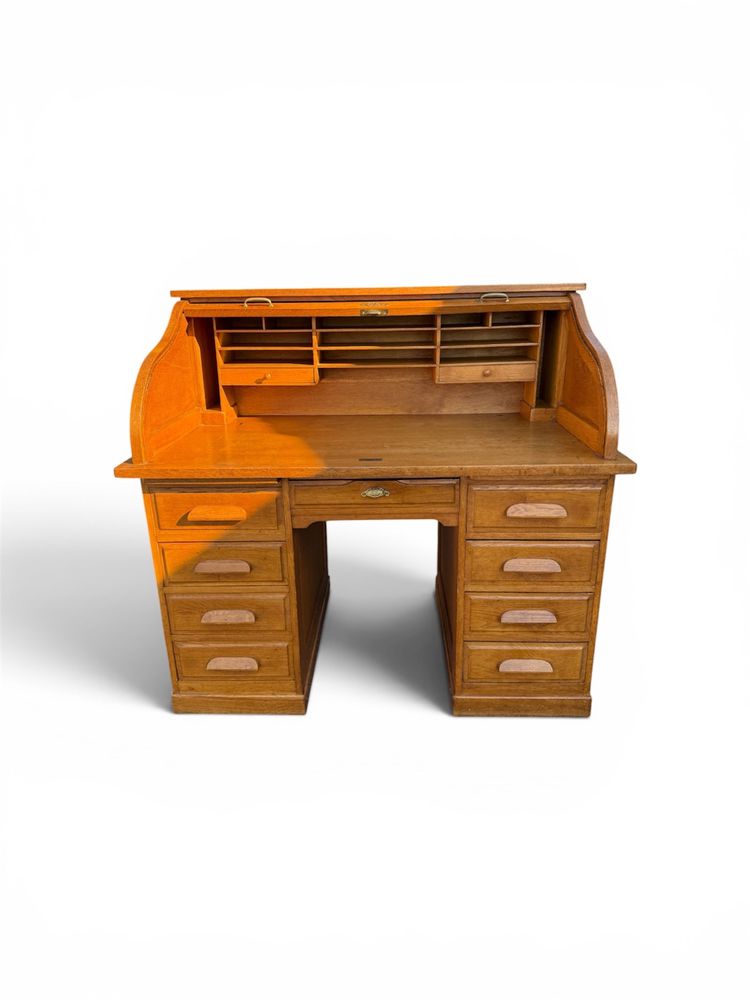 BUREAU AMERICAIN VERS 1930