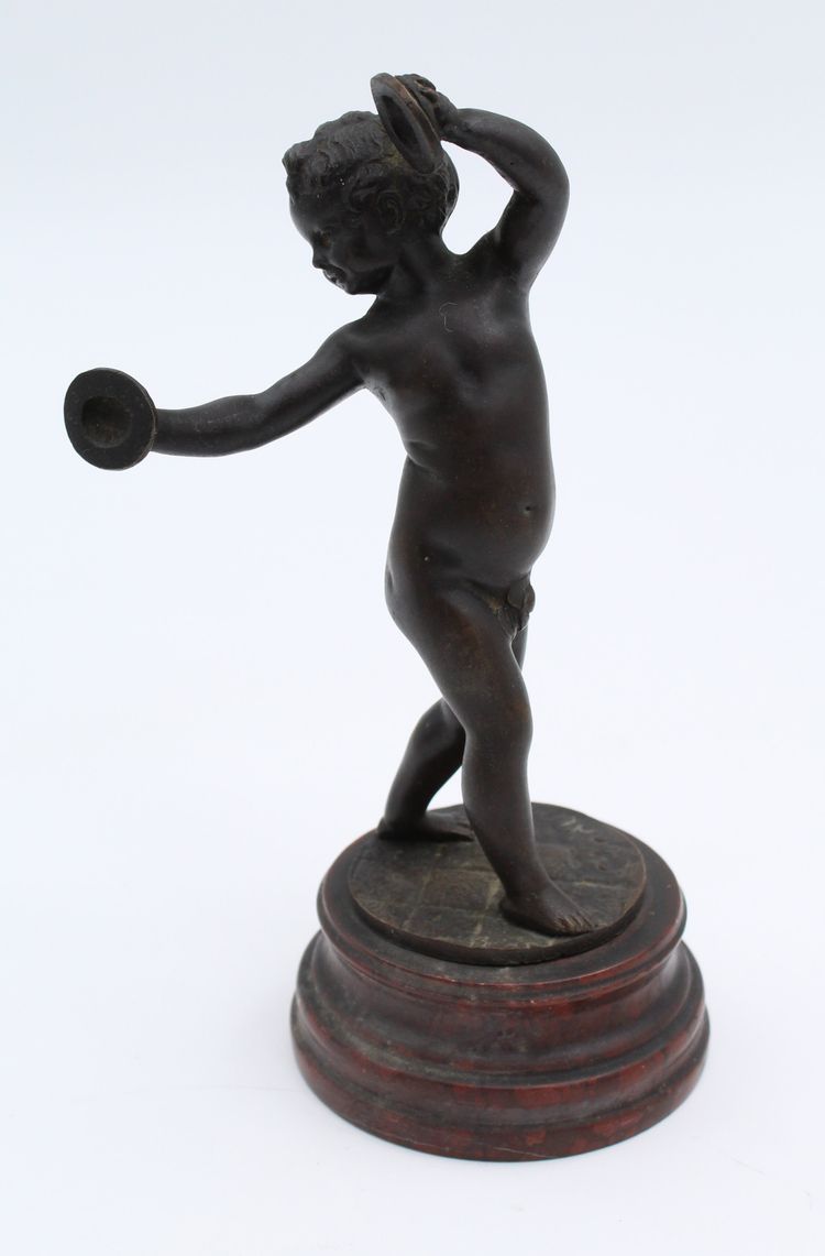 Scultura in bronzo al clodion raffigurante un bambino/putti danzante, XIX secolo.