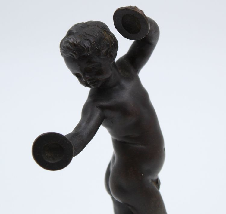 Scultura in bronzo al clodion raffigurante un bambino/putti danzante, XIX secolo.