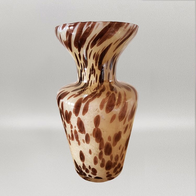 1970s Luxury Handcrafted Vase in Murano Glass by Maestro del Vetro. Made in Italy