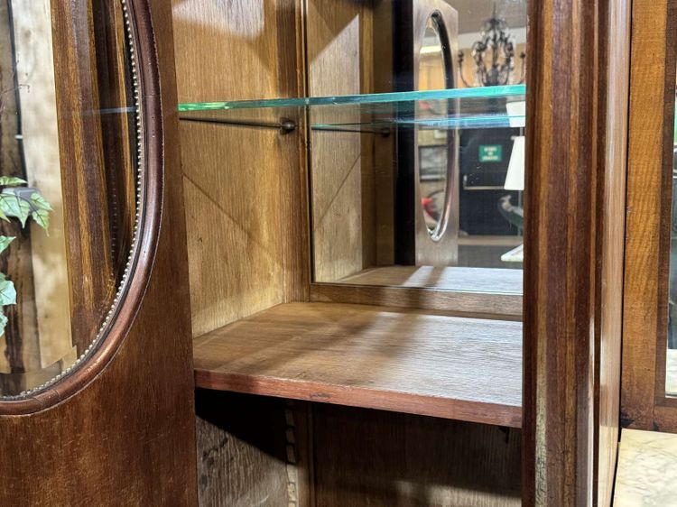 Credenza in stile Art Déco in mogano, rovere e piano in marmo.