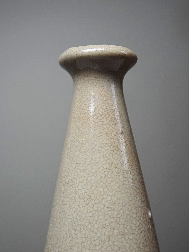 Vase conique Art Déco en faïence craquelée beige, vers 1930-1950