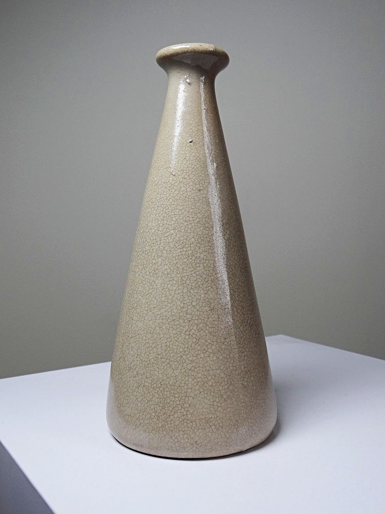 Vase conique Art Déco en faïence craquelée beige, vers 1930-1950