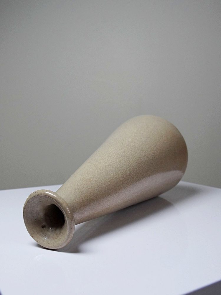 Vase conique Art Déco en faïence craquelée beige, vers 1930-1950