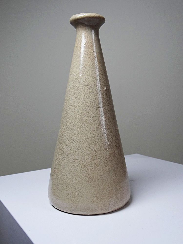 Vase conique Art Déco en faïence craquelée beige, vers 1930-1950