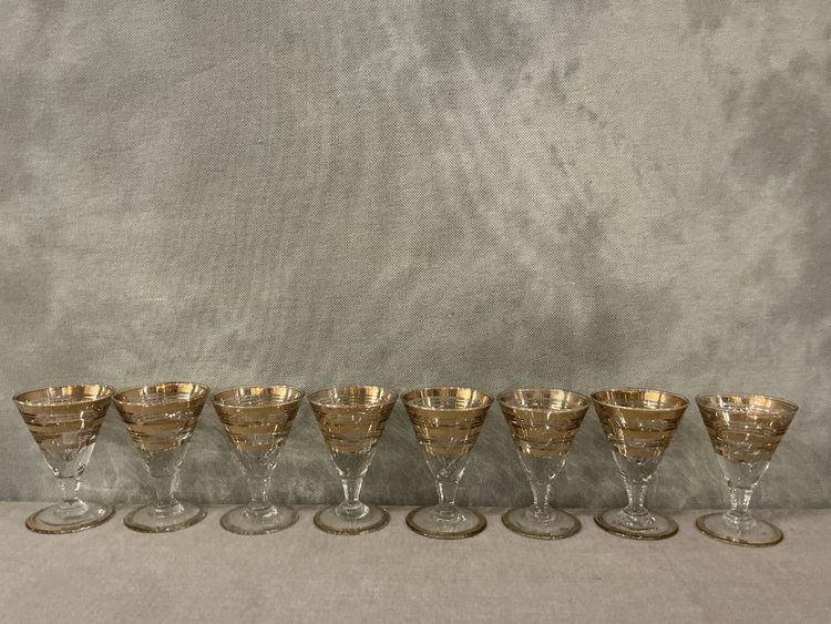 Set di 8 bicchieri da Porto in vetro con finiture dorate, circa 1930.
