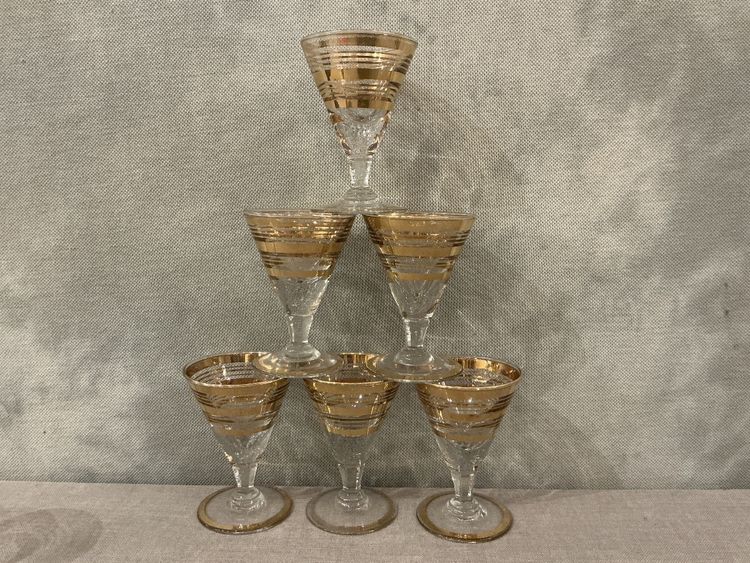 Set di 8 bicchieri da Porto in vetro con finiture dorate, circa 1930.