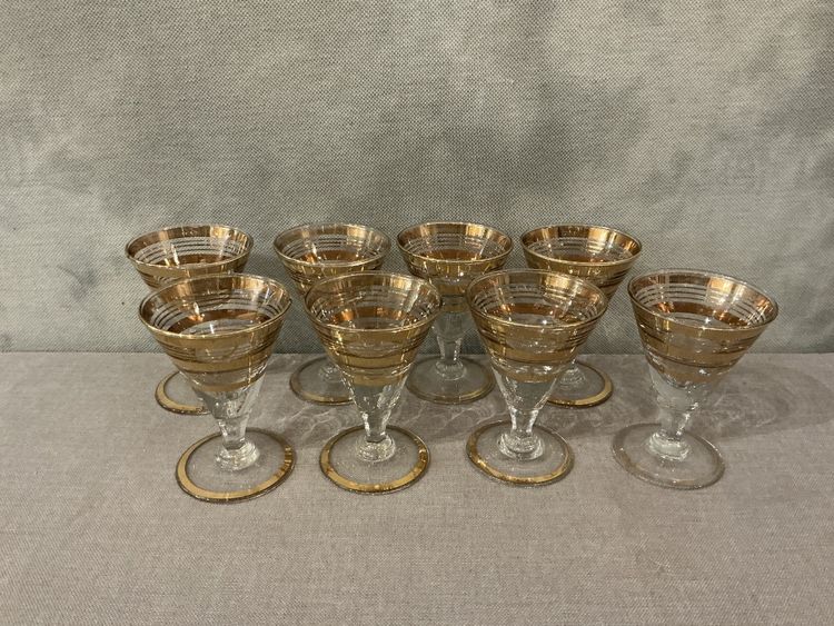 Set di 8 bicchieri da Porto in vetro con finiture dorate, circa 1930.