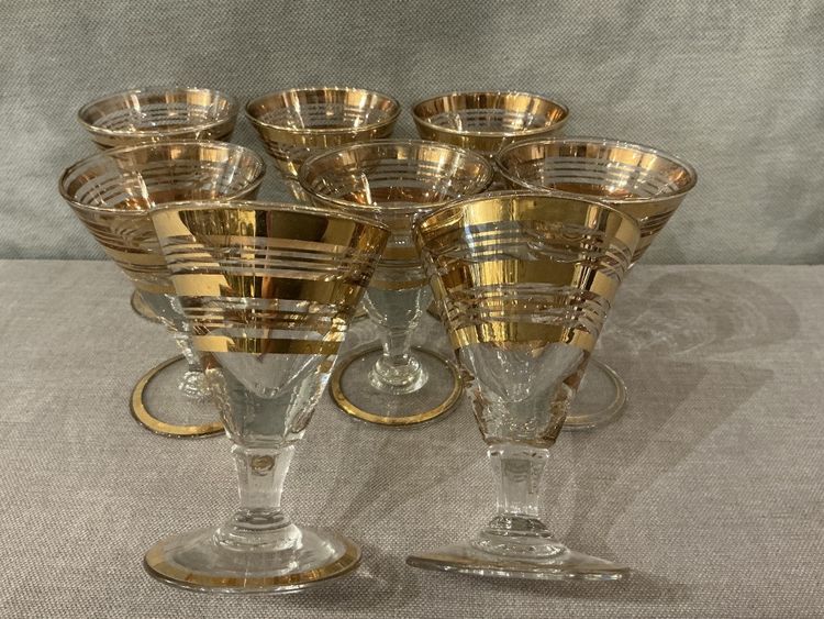Set di 8 bicchieri da Porto in vetro con finiture dorate, circa 1930.