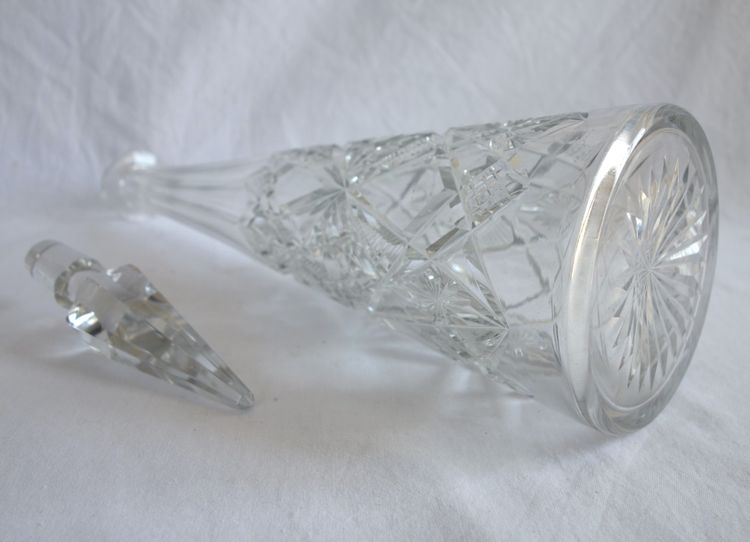 Lagny pattern cut crystal Rhine wine decanter by Baccarat - 42cm