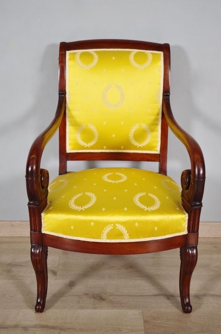 Suite de quatre fauteuils Restauration en acajou, vers 1820