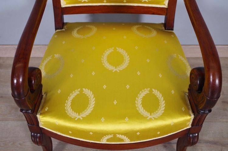 Suite de quatre fauteuils Restauration en acajou, vers 1820