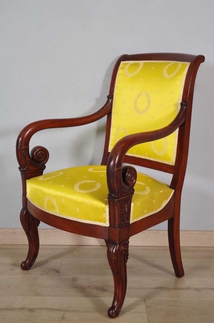 Suite de quatre fauteuils Restauration en acajou, vers 1820